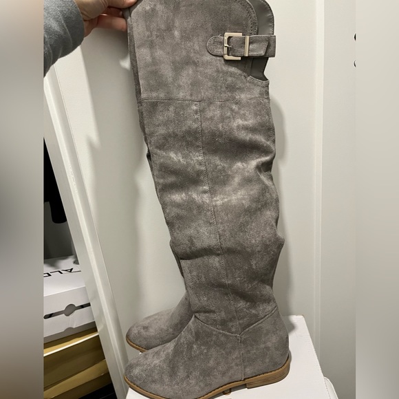 Brand new in box - Picture 1 of 2